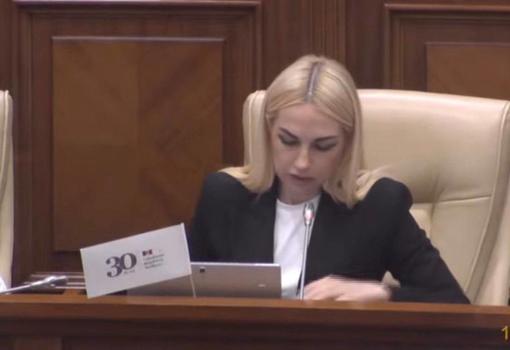 Marina Tauber despre sloganul „Moldova Europeană”, inserat ilegal în semnăturile electronice: „Dacă ați întreba oamenii, ați fi surprinși de mesajul pe care ar prefera să-l vadă. Este „Jos Maia Sandu”