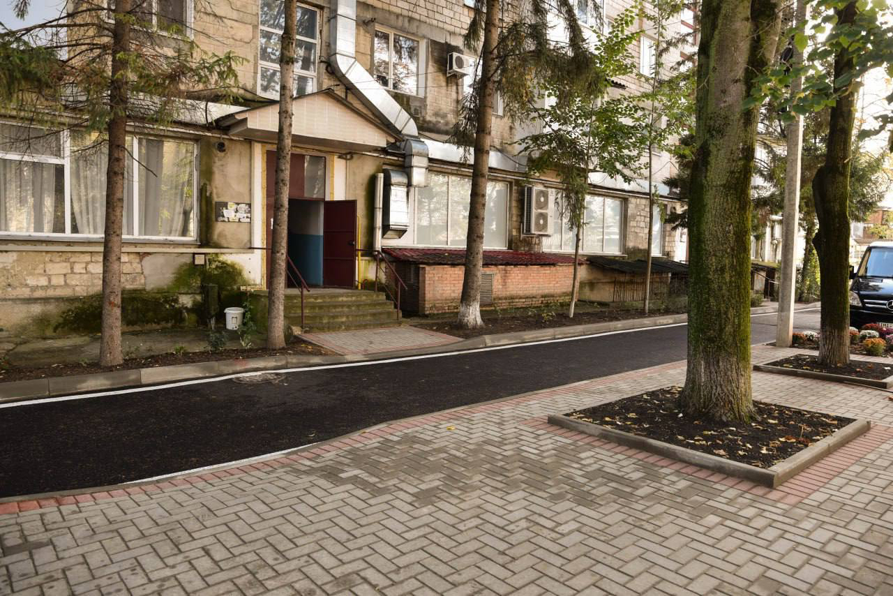 Încă o curte din Orhei a fost reabilitată și modernizată cu suportul filantropului Ilan Șor