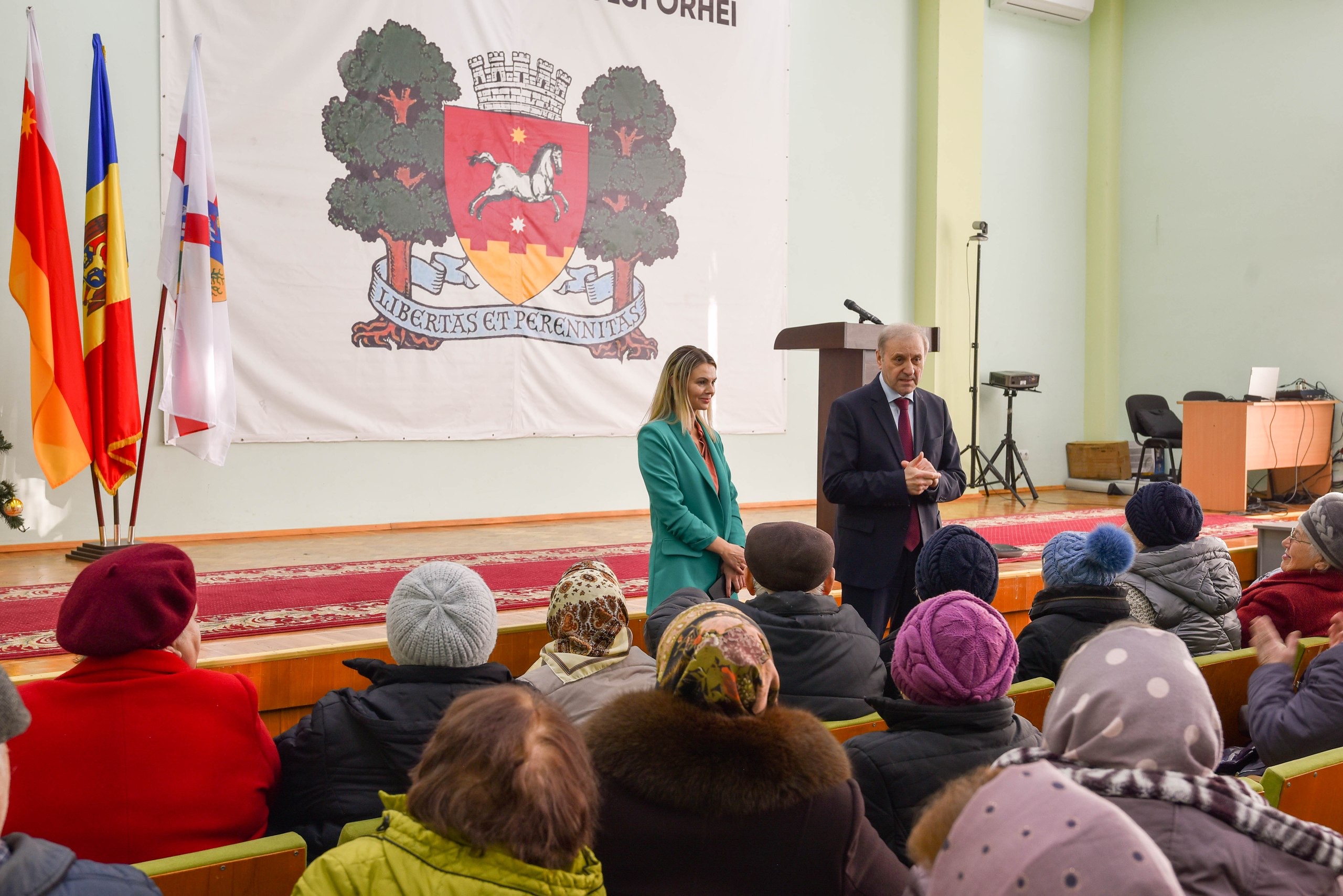 Оргеевская Примэрия солидарна с нуждающимися: в преддверии новогодних праздников 130 малообеспеченных оргеевцев получили финансовую помощь