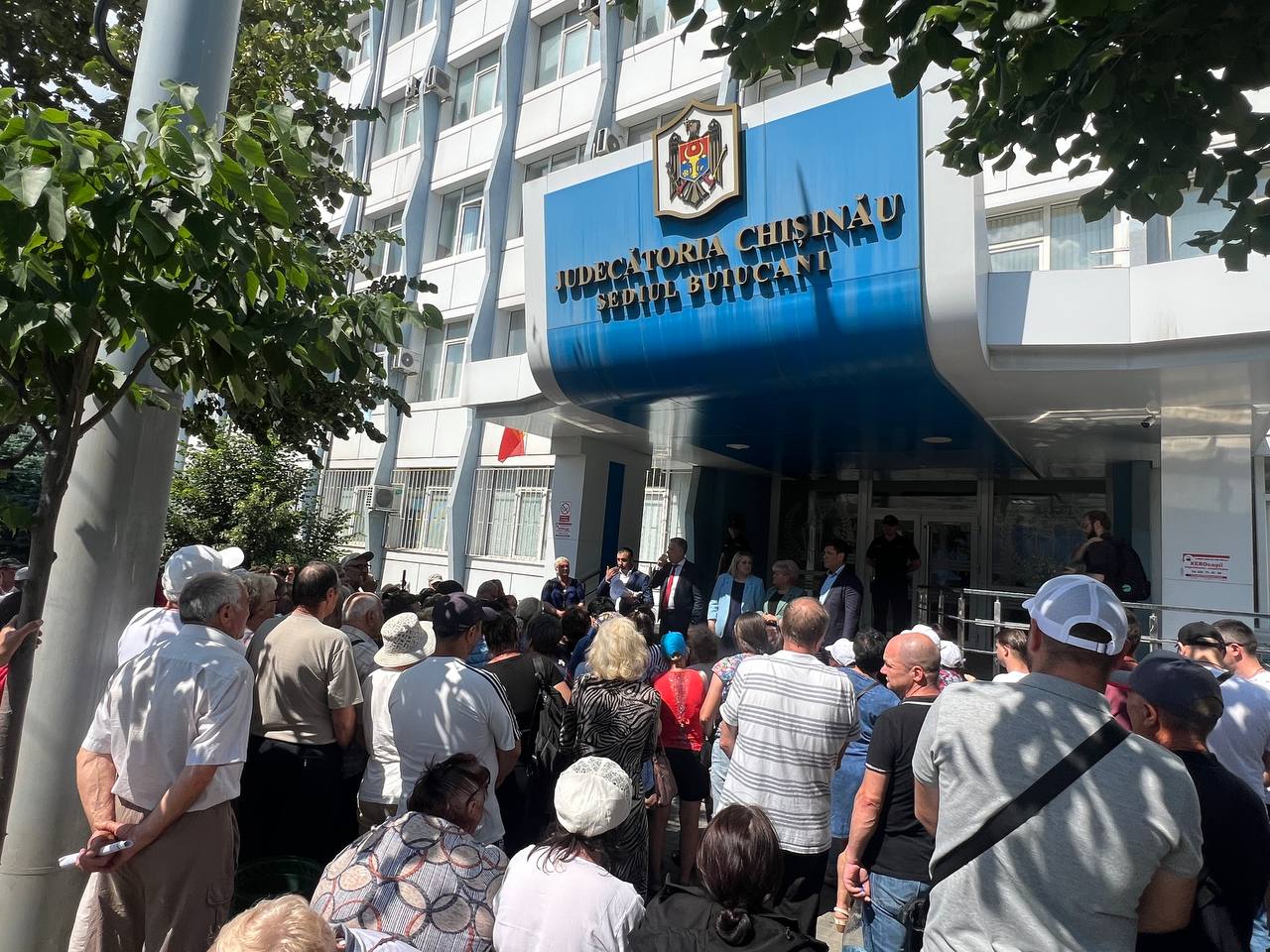 Новый митинг в поддержку представителей блока «Победа», преследуемых PAS: Сотни людей скандировали антиправительственные лозунги в Суде сектора Буюкань