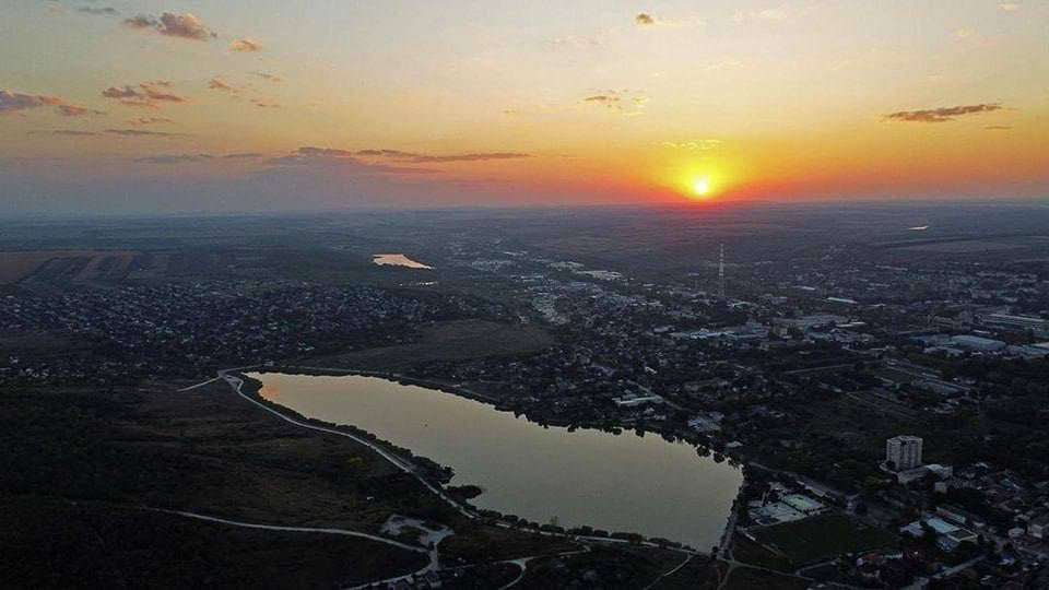Președintele fracțiunii „Pentru Bălți” Anastasia Svetlicinîi este inclusă în comisia de monitorizare a renovării lacului orașului