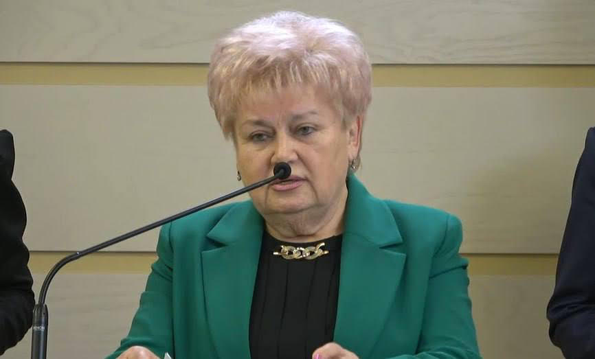 Регина Апостолова об СНГ, ЕС и PAS: депутат предлагает вернуть гражданам право выбора, а властям заняться реальной работой, а не перекладыванием бумажек