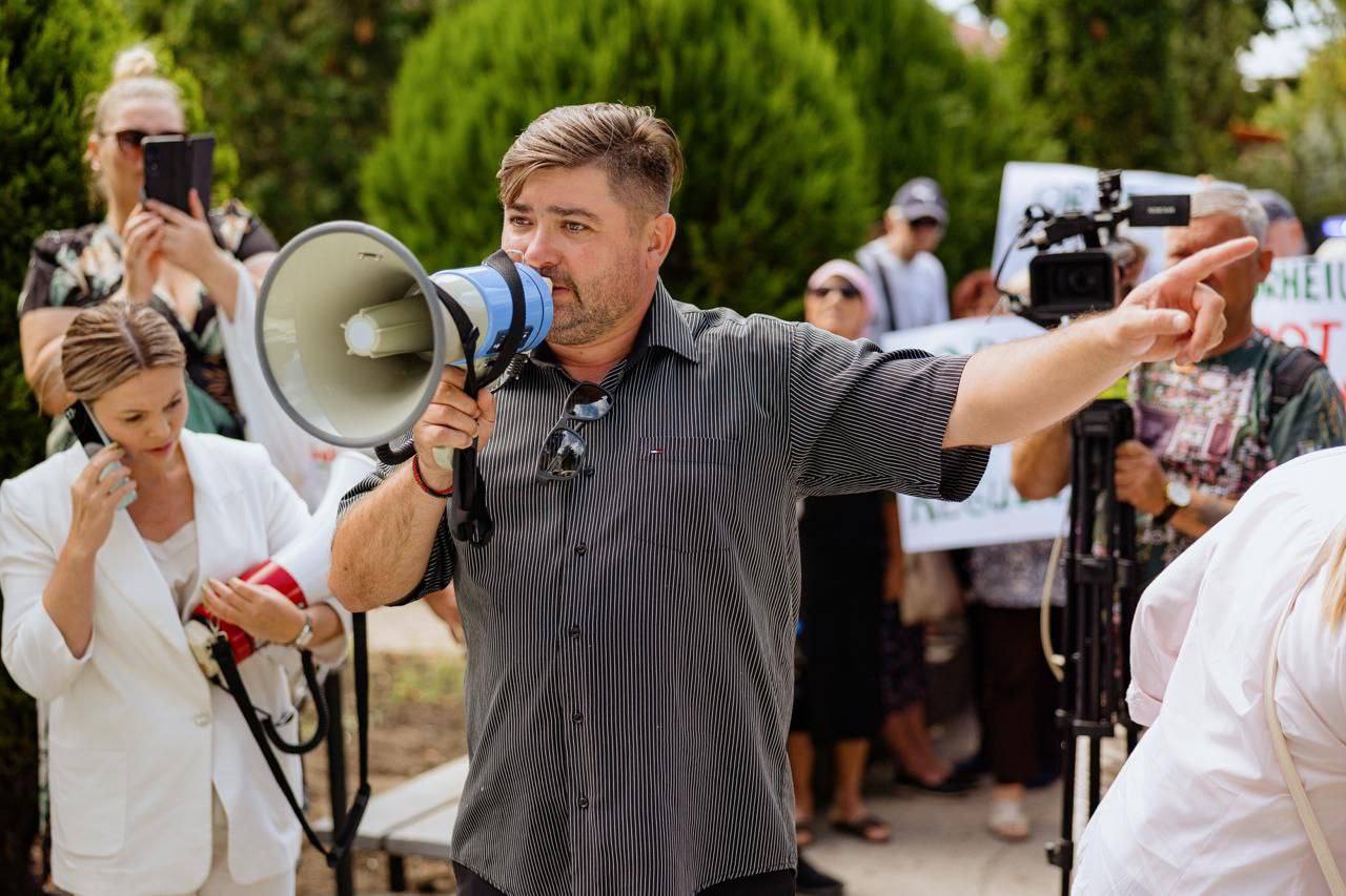 Zeci de mii de cetățeni din toată țara au ieșit la proteste împotriva abuzurilor poliției și represiunilor politice