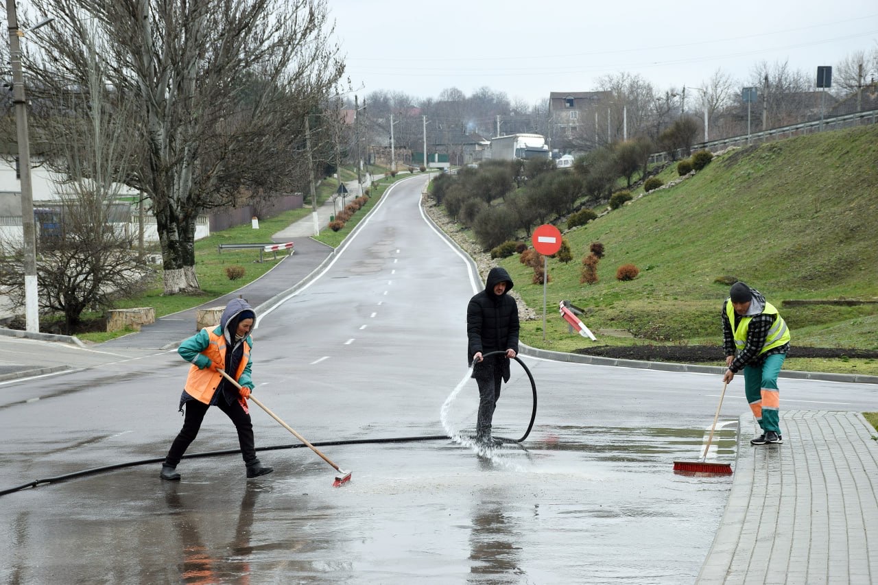 Curățenia generală de primăvară este în plină desfășurare la Orhei