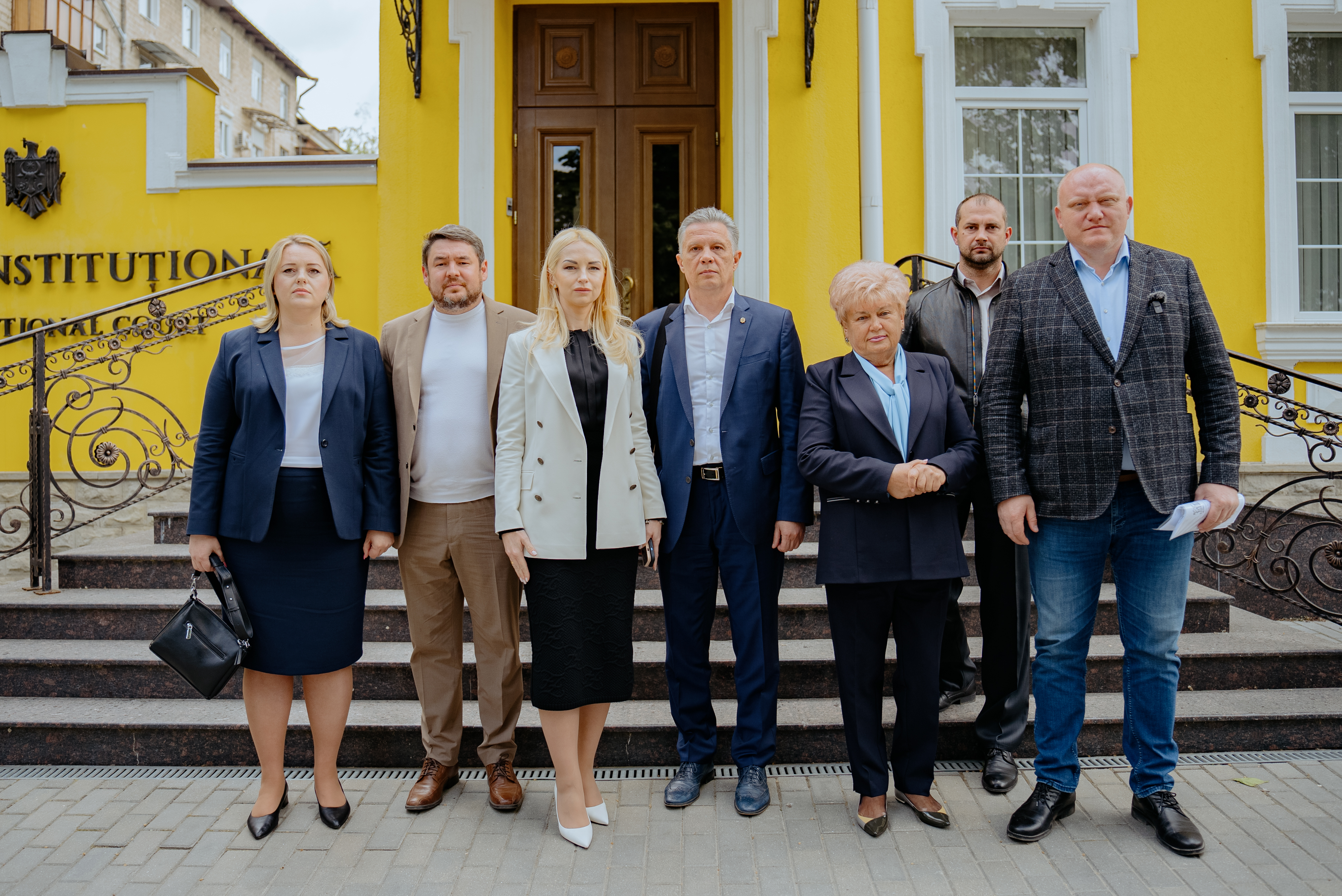 Представители блока «Победа» оспорили закон о голосовании по почте в Конституционном суде